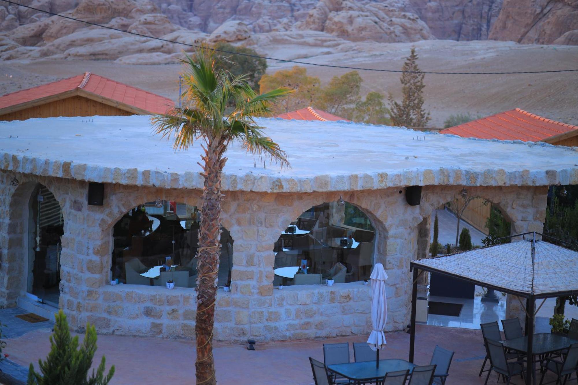 Petra Seasons Luxury Resort Al Hayy Экстерьер фото